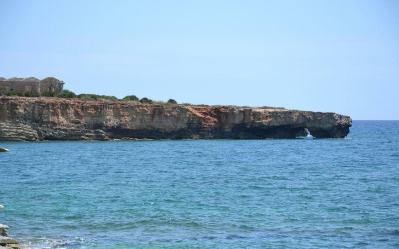 فيلا Casotto Il Carrubo, A 100 Mt Dal Mare! أفولا المظهر الخارجي الصورة